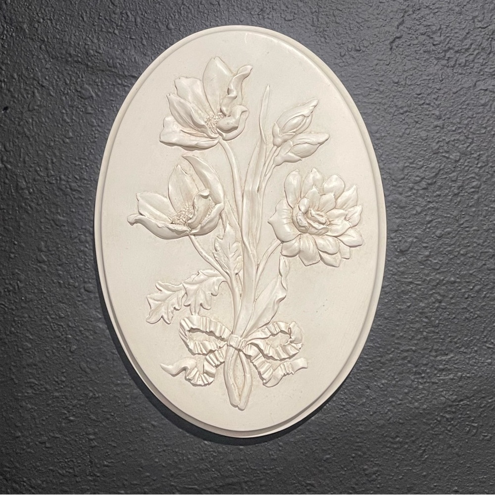 Cottage core oval floral plaque